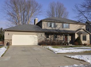 2939 Mayowood Common Cir SW, Rochester, MN 55902