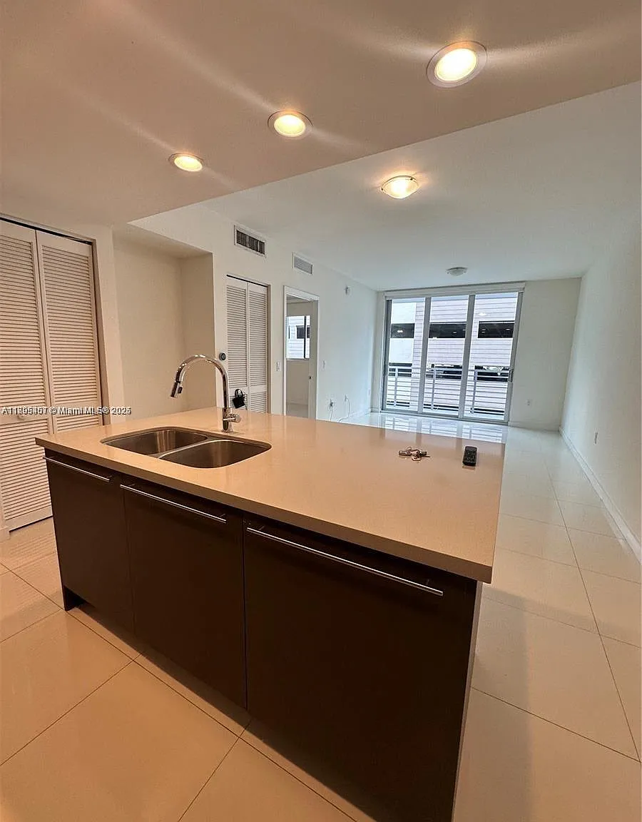 7875 NW 107th Ave — Photo 3