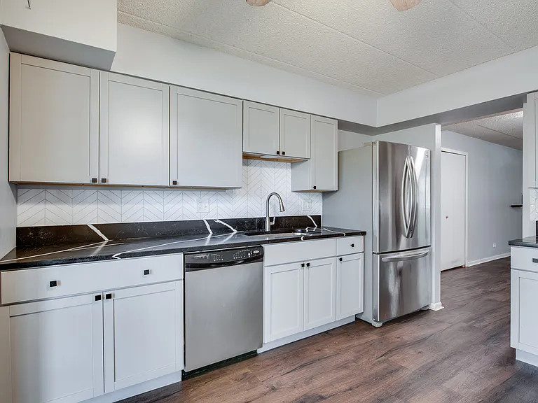 1486 W Jefferson Ave #D — Photo 5