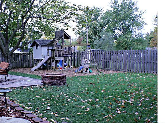 2nd image of 209 E College Ave