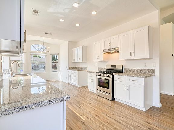 5th image of 14416 Del Amo Dr