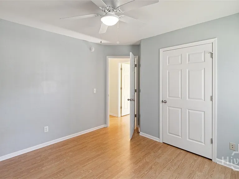72 Lake Shore Blvd — Photo 18
