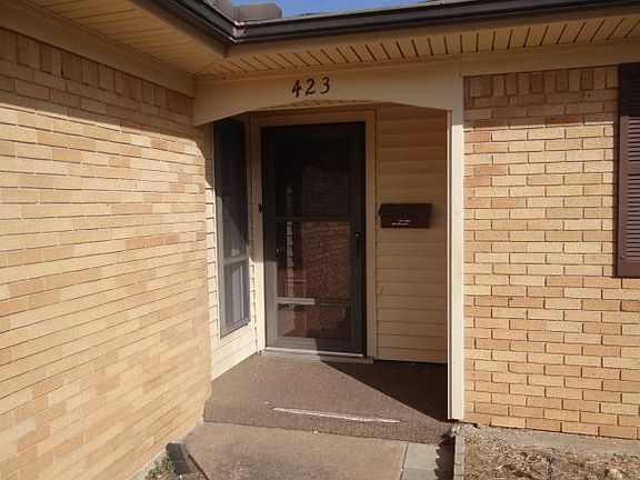 2nd image of 423 Lou Ave