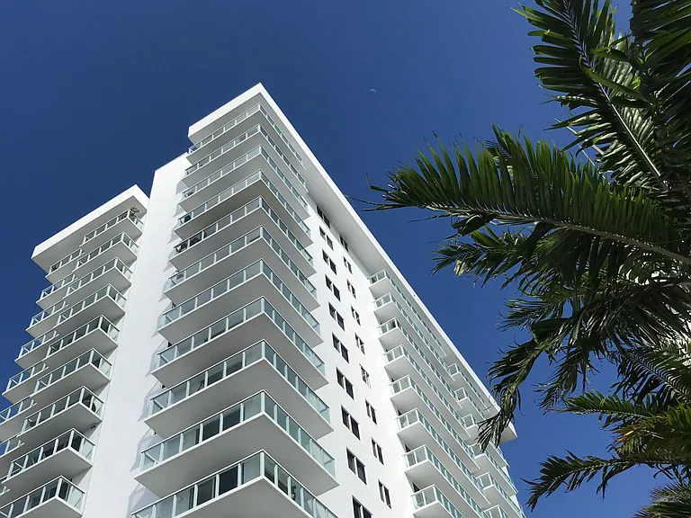 2457 Collins Ave #602 — Photo 4