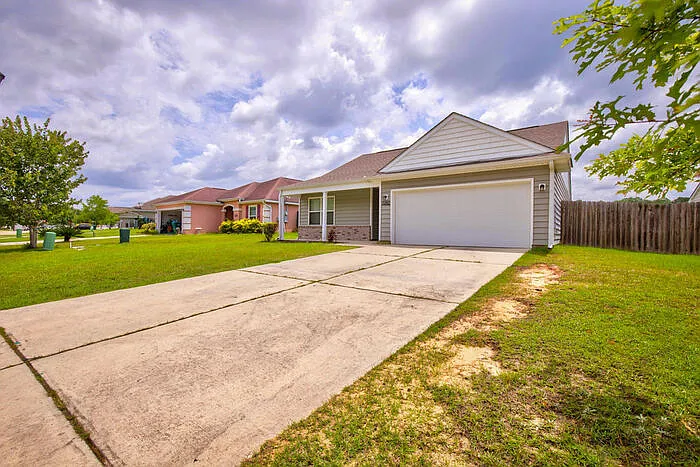 3 bed, 2.0 bath, 1312 sqft, $2,200 — Photo 3
