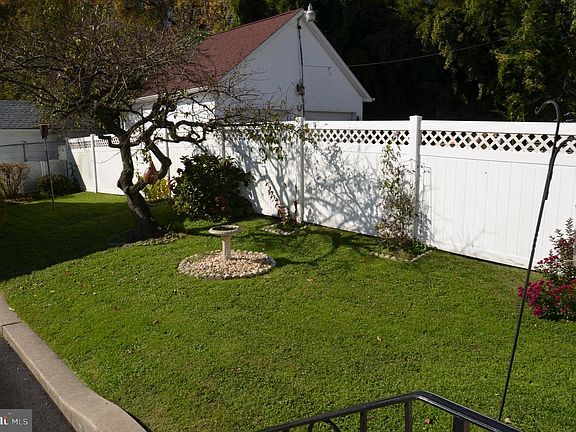 5th image of 31 Manor Ave