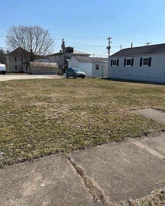 2nd image of 608 West St