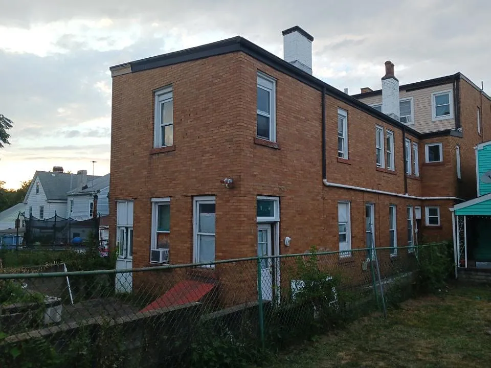 2 bed, 980 sqft, $980 — Photo 2