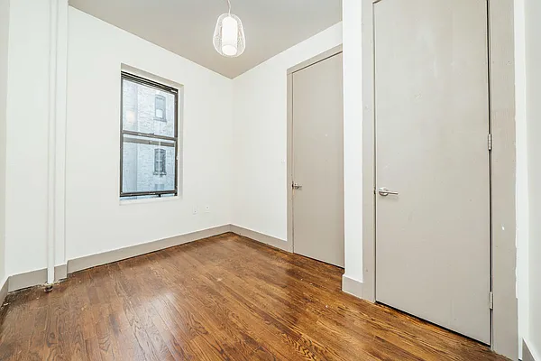 Rented by Delmark Realty LLC | media 8