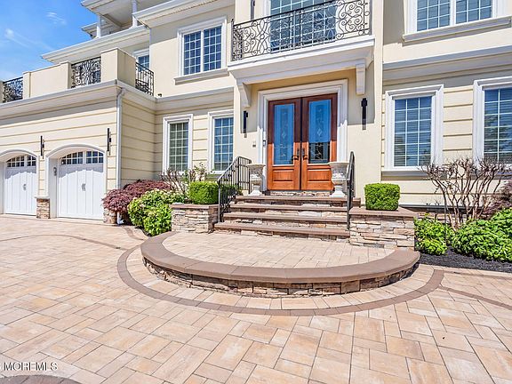 2nd image of 32 Freeman Court