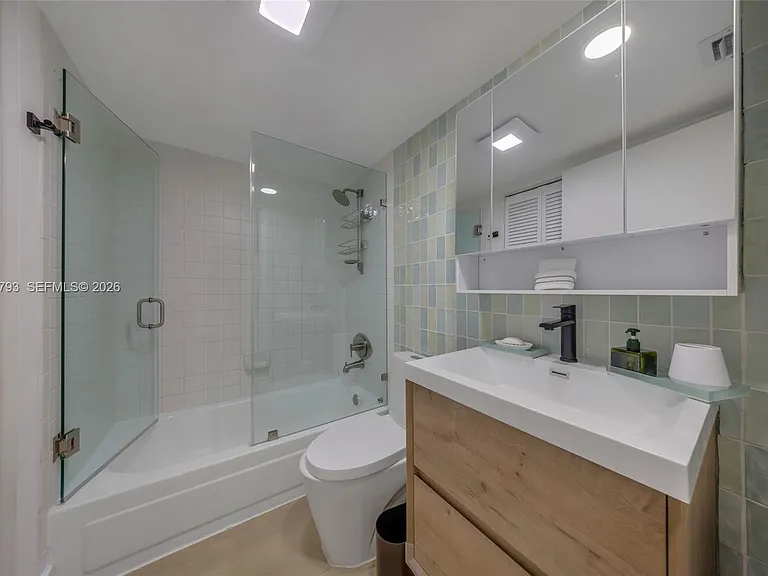 540 Brickell Key Dr #809 — Photo 13