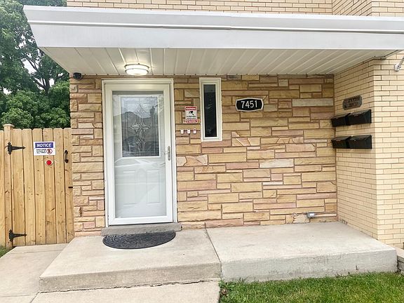 3rd image of 7451 W Seward St #1