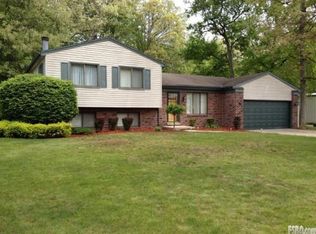 1916 Sinclair St, Saint Clair, MI 48079