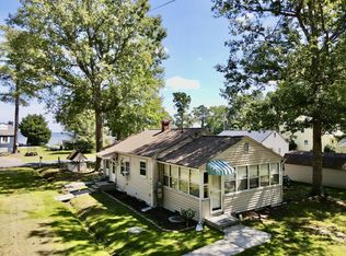 780 Warner Ln, Hague, VA 22469