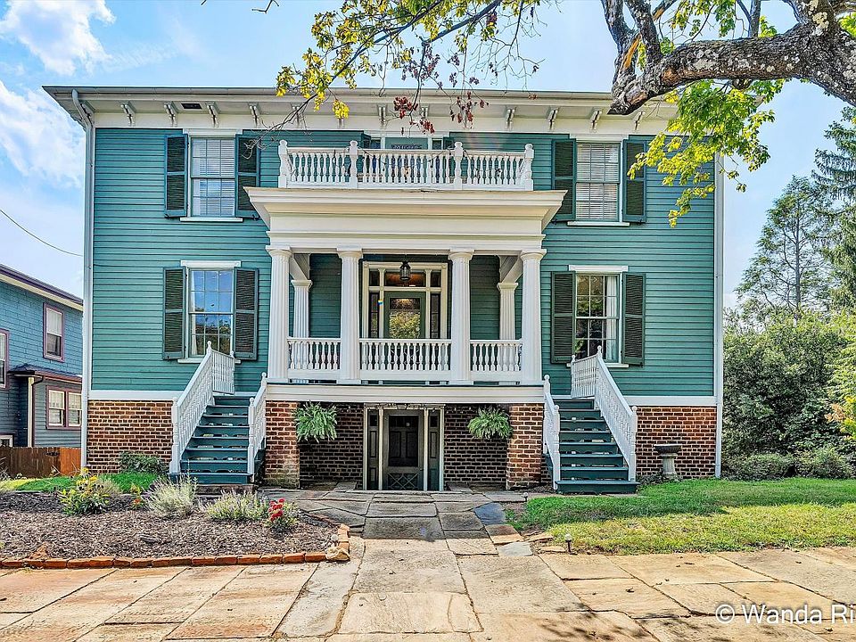 1st image of 215 Harrison St