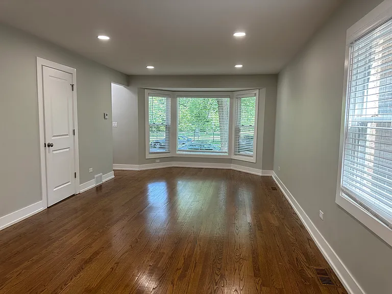 5144 N Avers Ave #1 — Photo 4