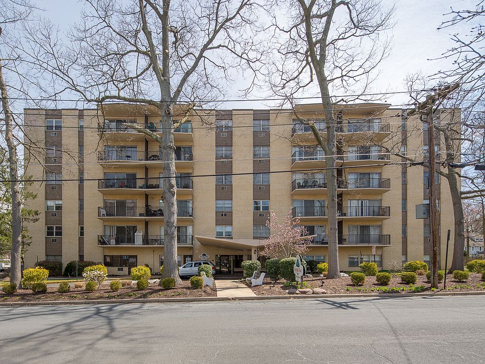 1st image of 408 Chestnut Pl