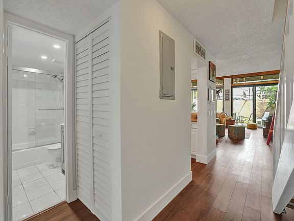 5th image of 1131 NW 124th Avenue