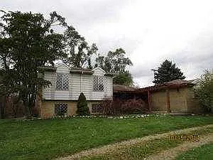 3925 Crandall Rd photo 1