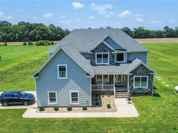 2425 Sanderson Rd, Chesapeake, VA 23322