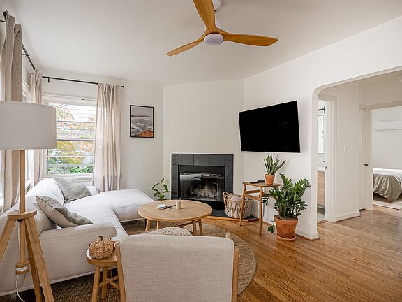 2nd image of 2845 SE Pine St #2845