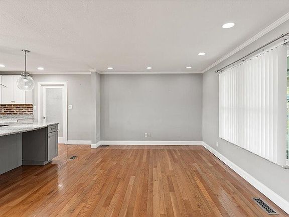 5th image of 1305 Whittbier Dr