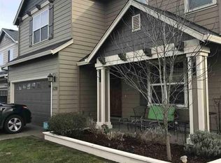 1120 Country Ln, Woodburn, OR 97071