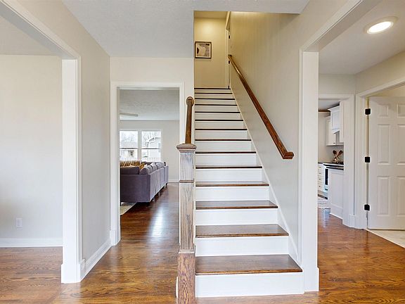 4th image of 6130 Cheney Ridge Cir