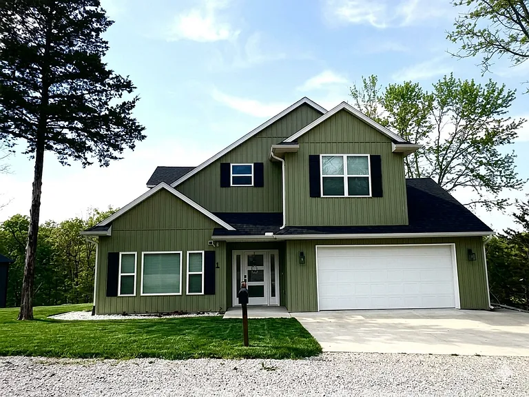 1 Hoxby Ln — Photo 1