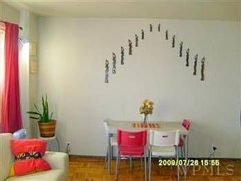 3rd image of 6 Fordham Hill Oval APT 10D