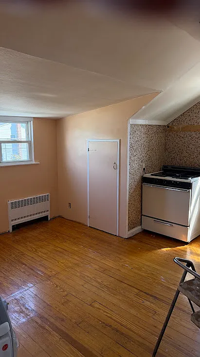 2 bed, 800 sqft, $2,000 — Photo 2