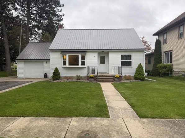 48 Wright St, Elkton, MI 48731