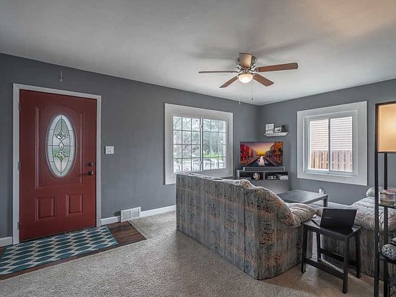 4th image of 6 Knoll Ct