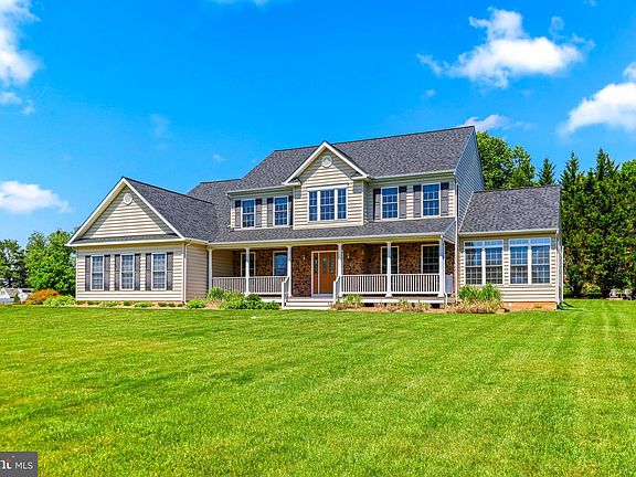 2nd image of 425 Chinquapin Dr