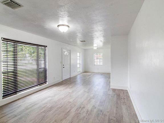 4th image of 4021 NW 203rd Ln