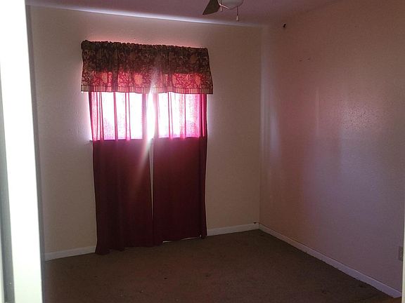 4th image of 2118 Chestwood Dr
