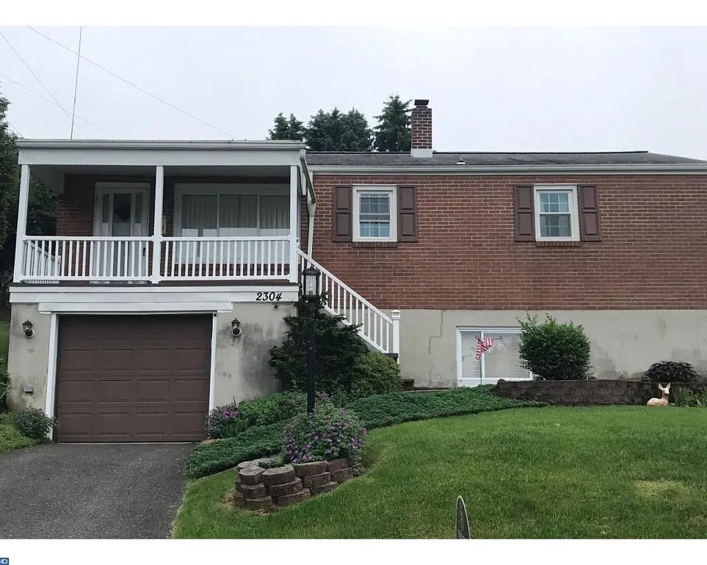 2304 McKinley Ave photo 1