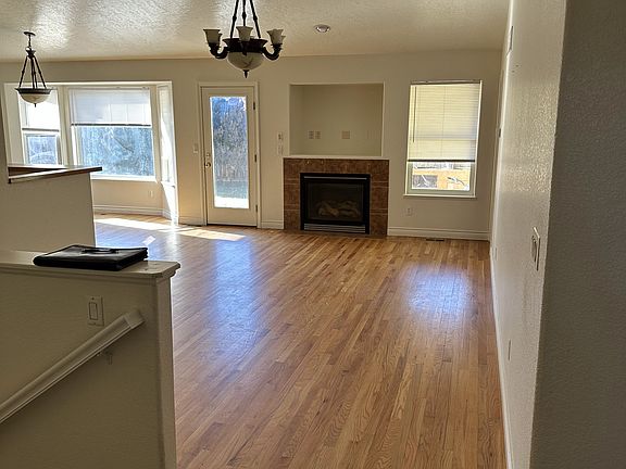 2nd image of 4013 Harbor Ln