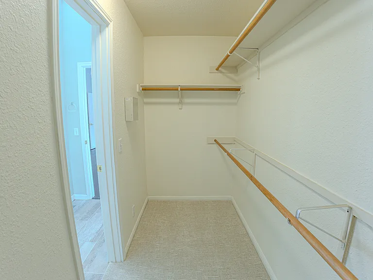 208 Discovery — Photo 33