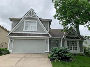 13105 S Fox Ridge Dr, Olathe, KS 66062