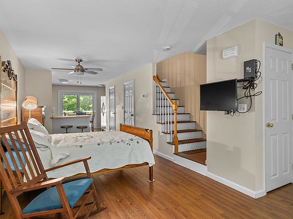 4th image of 923 Fox Hollow Way #923