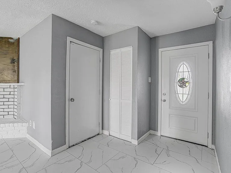 14618 Flair Dr — Photo 5