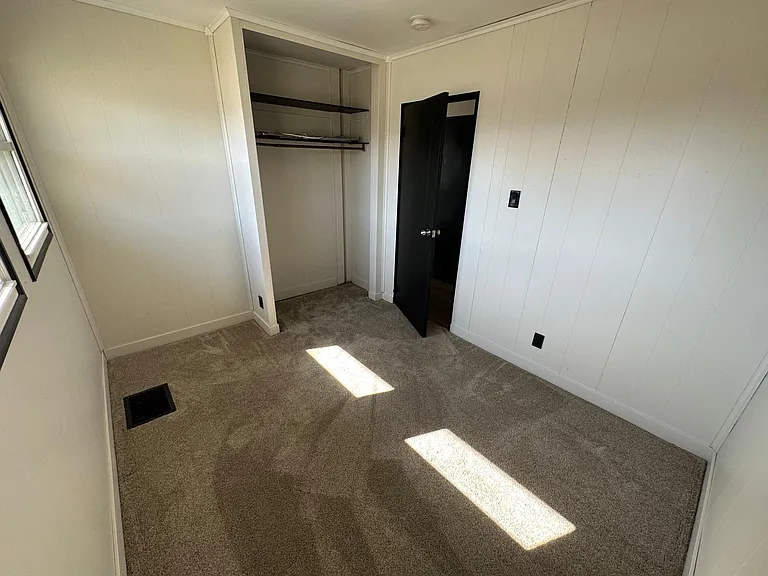 1504 Keith Dr NE — Photo 11
