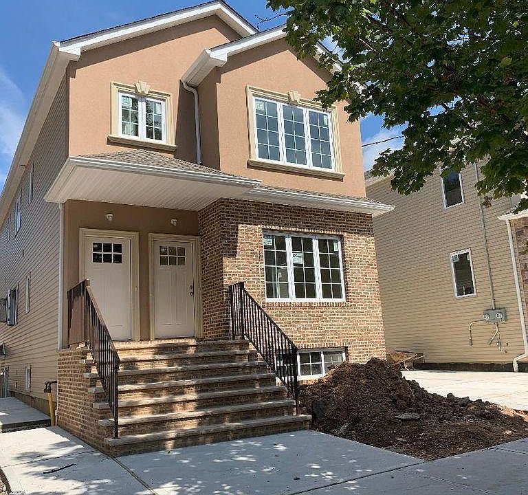 1st image of 449 Deisius St #1