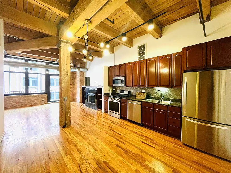 1st image of 625 W Jackson Blvd APT 413