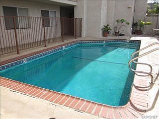 3rd image of 13543 Moorpark St APT 11