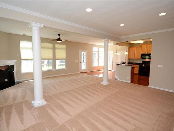 4th image of 5449 Season Ln