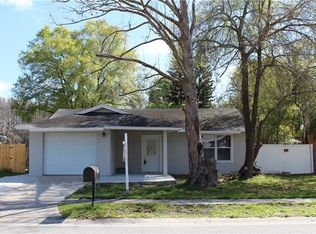 1424 Foxwood Dr, Lutz, FL 33549