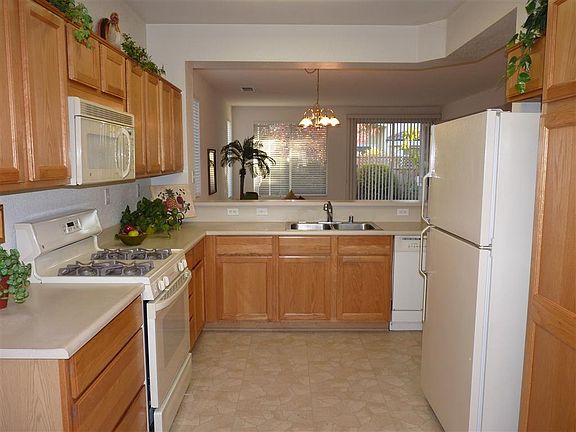 5th image of 133 Southern Cross Ct