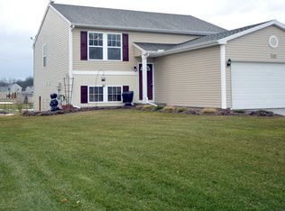 1655 Salisbury Dr SE, Lowell, MI 49331